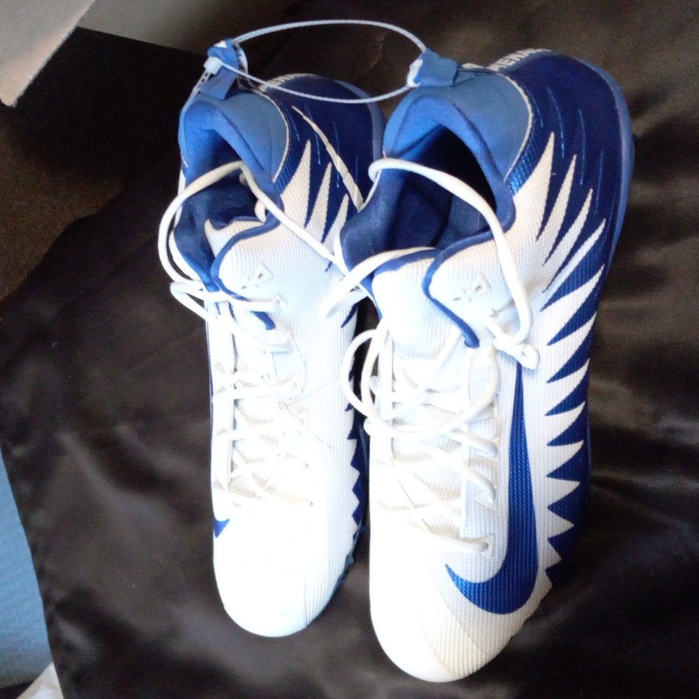NIKE CLEATS